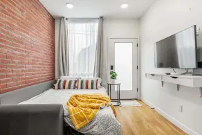 Perch - Marion Manor 16: Modern Townhome 10 mins from Seattle U & Swedish - Image 5