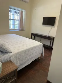 One bed apartment with expansive ocean view - Image 5