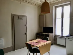 Studio Spacieux en Centre Ville - Image 3