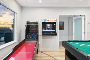 BLUE LAGOON➕ BONUS APT ♦ GAMES ♦ POOL ♦ VIEWS ♦ LUXURY  - THIS PLACE IS NUTS! - Image 2