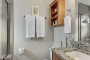 Magnifique loft au coeur de DT, en face de Full Sail, orné de jolies ����uvres d'art - Image 4