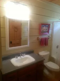 Belle maison rustique au bord du lac, 4 kayaks, flotteurs, location de ponton, Wi-Fi gratuit - Image 5
