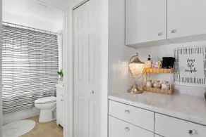 Stylish & Bright 4BR - Close To Whitworth - Image 3