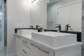Luxury Home in Quiet Neighborhood near Downtown with Fast Wi-F & 3 Workspaces - Image 5
