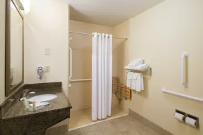 Suite accessible aux malentendants | À 30 milles des chutes du Niagara | Piscine intérieure + bain à remous partagé - Image 5