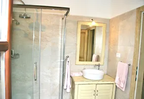 Villa di lusso con vista mozzafiato e atmosfera rilassante - Image 3