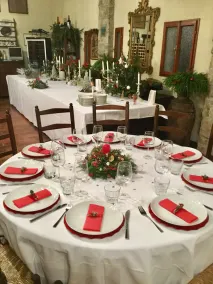 maravillosa zona en medio de los viñedos donde podrá relajarse y degustar vinos - Image 2