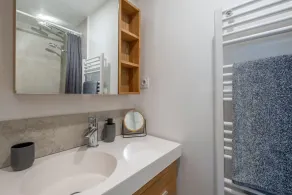 Apartment overlooking Mont Blanc with parking - Image 2