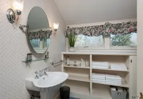 Spacious & Gracious 3 Bedrooms, 2 Full Baths Ranch Living in central location!!! - Image 4