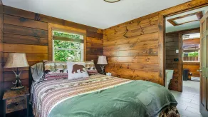 Cozy Log Cabin with Hot Tub - Image 5