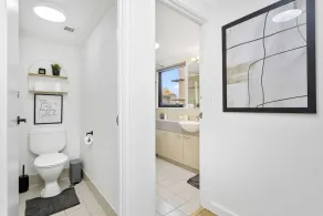 Urban Boho Chic 2BR Retreat w Balcony, Perth CBD - Image 4
