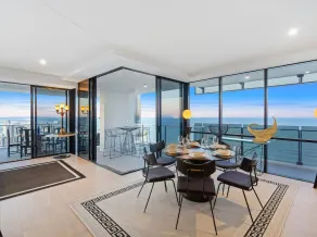 Three-Bedroom Deluxe Renovated Sky High Penthouse - Image 3