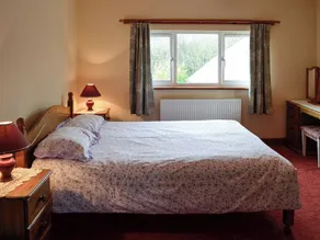 4 bedroom accommodation in Netherbury, Bridport - Image 3