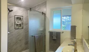 Geräumiges Haus in einem üppigen grünen Paradies - Image 3