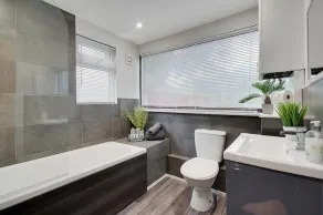 Superior-Lodge-Baño privado - Image 2