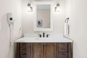 Home for 21 Near Ark - Ensuite Bathrooms - with Pool! - Image 3
