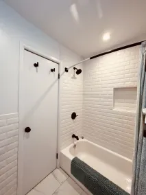 Digital Nomad; Duplex, Washer & Dryer in Unit; MTR - Image 5
