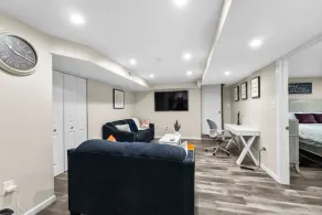 Modern 1-BR Apartment - Image 5