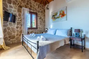 Quiet villa with breathtaking views, garden and private pool! - Image 5