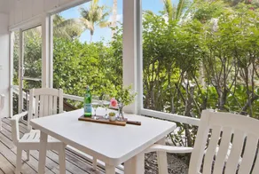 Historic PO Cottage Garden Suite Steps to Beach - Casual Lux Décor - Jensen's \"On the Gulf\" 6 - Image 5
