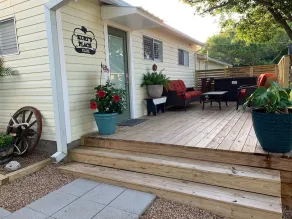 Kuby's Place, Downtown Shiner Casita - Image 4