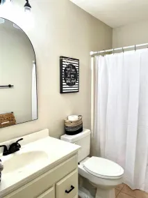 Two bedroom cottage on 8 acres with amazing views. - Image 3