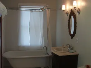 The Chandler House Bed and Breakfast - Image 2