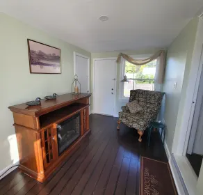 3-bedroom vacation home 6 minutes from Brown University - Image 2