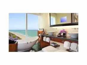 Suite 2 chambres avec vue panoramique sur l'océan au 12e étage au Ritz Carlton Bal Harbour - Image 2