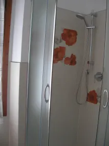 Apartamento em uma residência com vista para o mar - Image 5