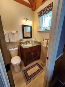 Pet-Friendly Keowee lakefront luxury home w/dock, 5BR, kayaks, stone fire pit - Image 5