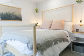 Chalet in stile scandinavo in natura - Image 3