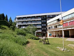 Studio cabine 4/6 pers, pied des pistes, terrasse sud - Image 5