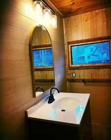 Rustic Retreat: Scenic A-frame Farmhouse - Image 4