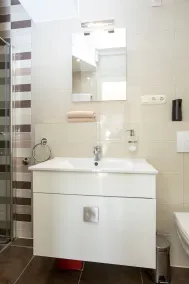 Holiday home - house on the sandy beach 200 m - Image 2