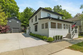Perfect 2-Bedroom Suite in Downtown Saugatuck! (Upper Level Unit) - Image 5