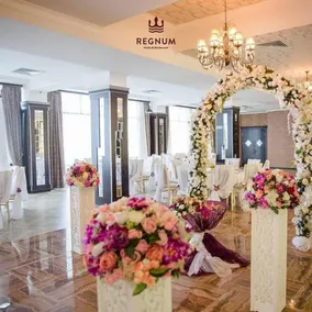 Regnum Hotel & Restaurant - Image 2