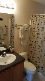 Piscine privée avec vue sur le lac * Wifi gratuit * Télévision par câble * AC * Tarifs bas * Belle maison - Image 4