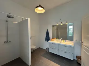 Spacious Townhouse with Garden, Large Terrace & Panoramic Valley View - Image 3