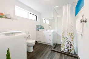 Orchard Cottage on Sunshine Coast organic farm just 10 minutes from the beach  - Image 2