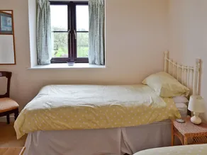 2 bedroom accommodation in Knole - Image 5