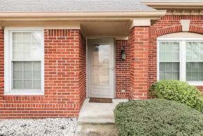 Cozy two bedroom condo in a safe neighborhood. - Image 4