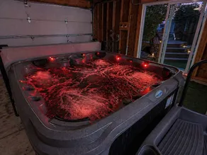 5 King Beds, Hot Tub, Sleeps 10 - Pet Friendly & Close to Clinic - Image 2