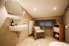 (6) Lejlighed 32 kvm, bad / toilet, tekøkken og balkon - Image 2