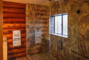 Farm Stay at the Bell-Zwart Lodge - Image 5