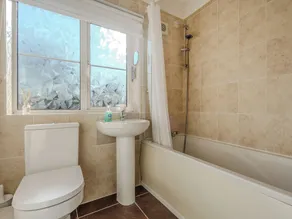 3 chambres à coucher à Bacton - Image 2