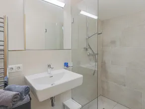 Appartement avec balcon, en face de la remontée - Image 3