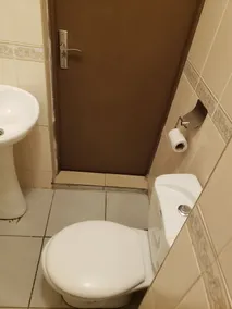 1 bedroom apartment with balcony, wifi and free parking - Image 3