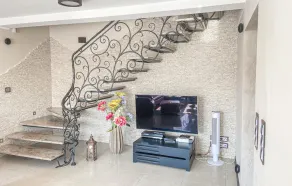 5 Bedroom Beautiful Home In Mscice - Image 2