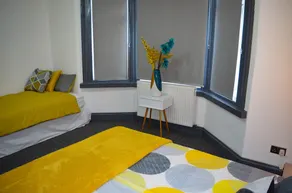 Amazing 5 Bedroom Home Away From Home - Image 5